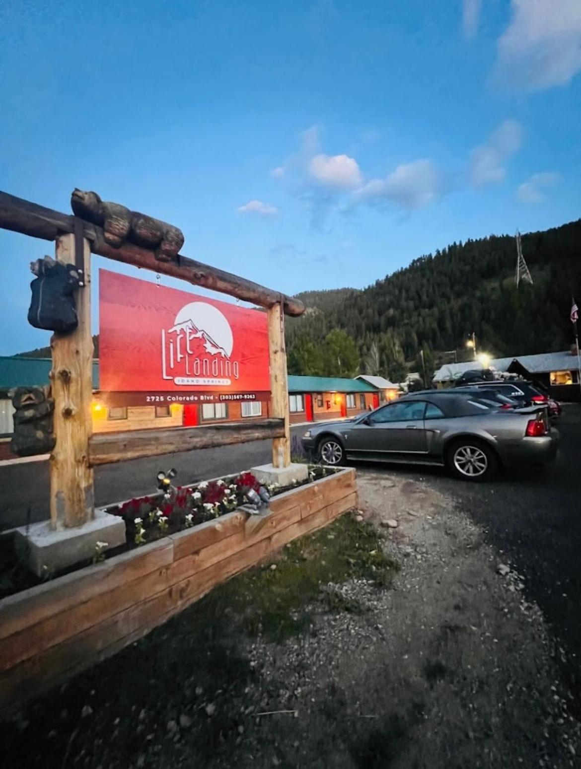 Lift Landing Hotel Idaho Springs Bagian luar foto